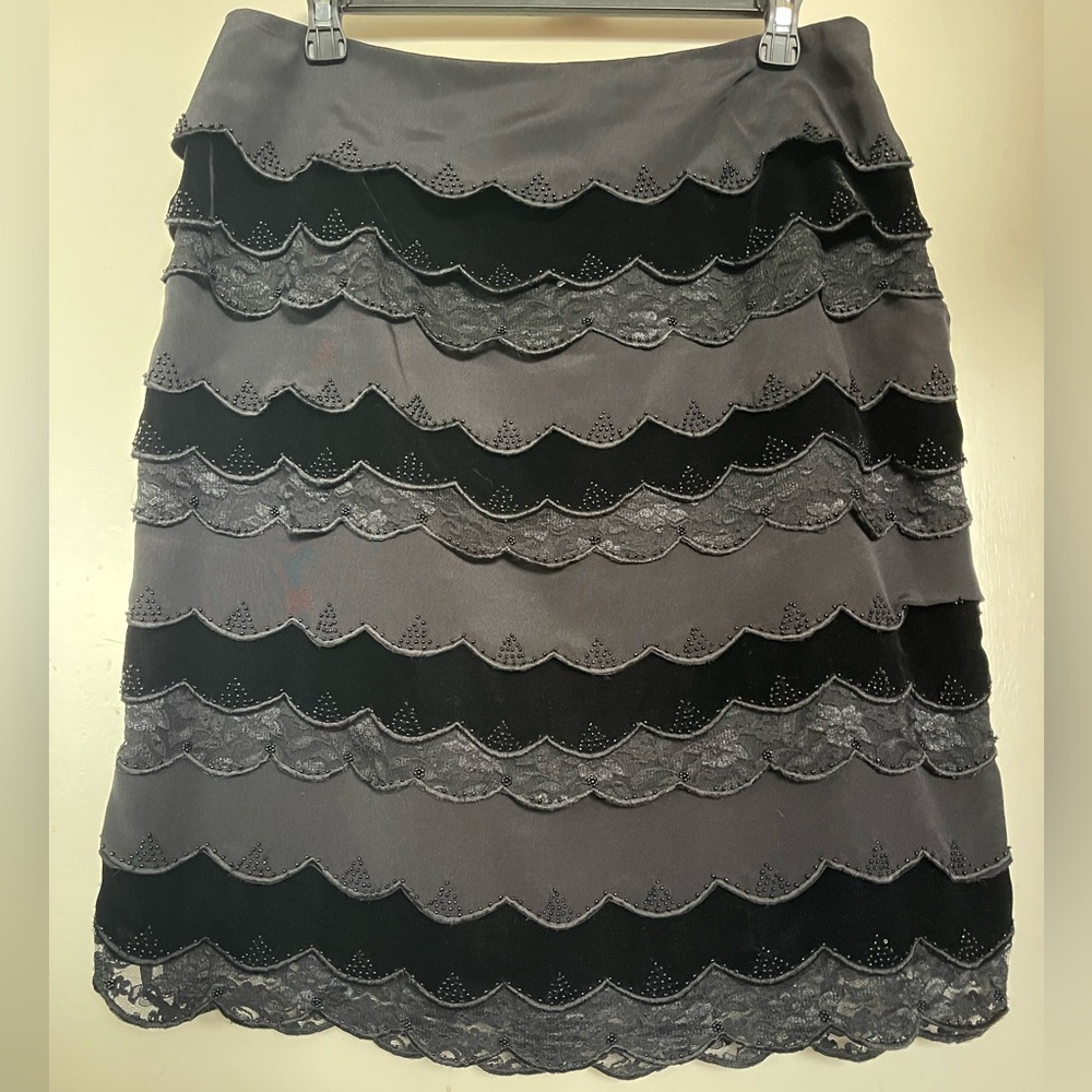 CHETTA B Sherrie Bloom x Peter Noviello Silk Beaded Scallop Tiered Skirt - Picture 3 of 5